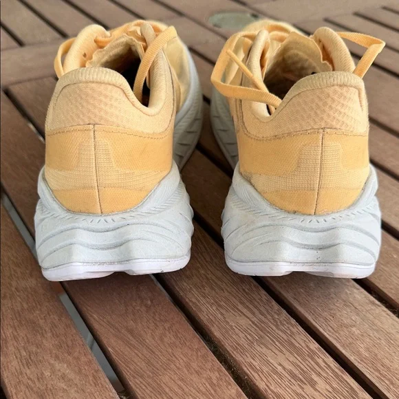 Hoka Women’s Carbon X 2 running shoes - Picture 7 of 9